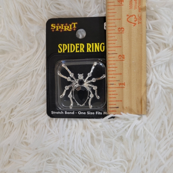 Spirit Halloween Woman Witch costume Spider Ring size: one size fits most - Picture 3 of 3